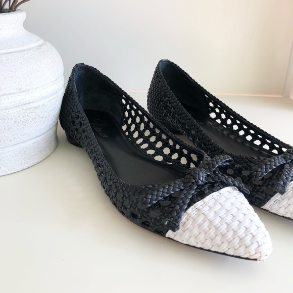 Delman Black and white woven flat slip-on with woven bow detail leather size 9 - Picture 8 of 17
